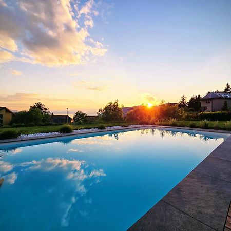Montreux Holiday Home Ngoại thất bức ảnh