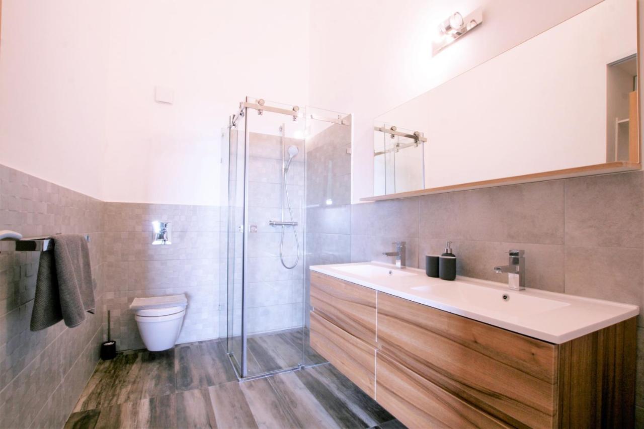 Montreux Holiday Home Ngoại thất bức ảnh