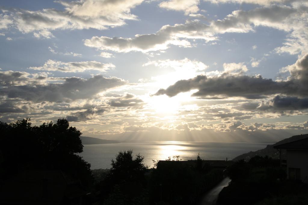 Montreux Holiday Home Ngoại thất bức ảnh